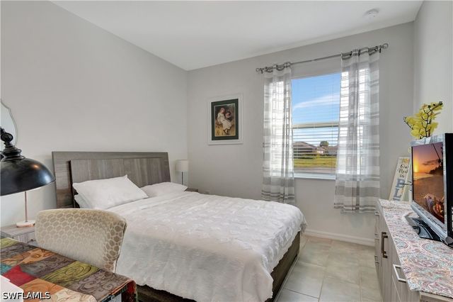 2122 Hamlin ST, Naples, FL 34120