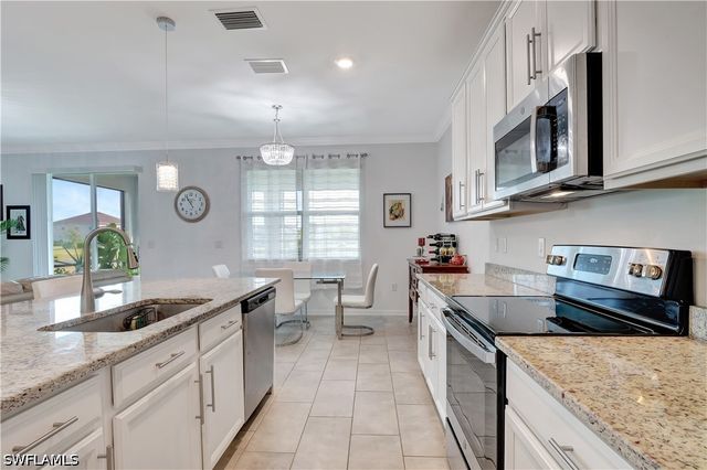 2122 Hamlin ST, Naples, FL 34120