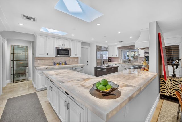 2644 NE 37th Drive, Fort Lauderdale, FL 33308