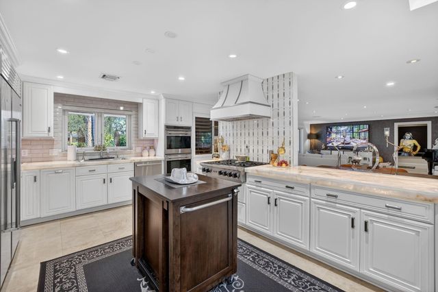 2644 NE 37th Drive, Fort Lauderdale, FL 33308