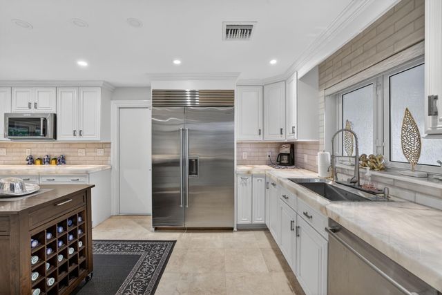 2644 NE 37th Drive, Fort Lauderdale, FL 33308