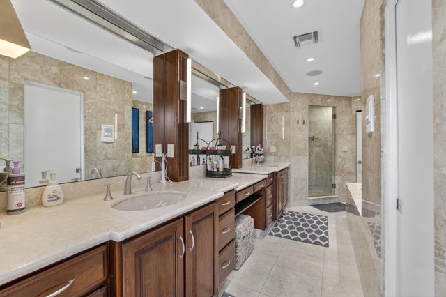 2644 NE 37th Drive, Fort Lauderdale, FL 33308