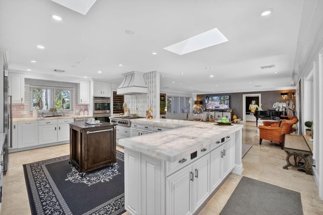 2644 NE 37th Drive, Fort Lauderdale, FL 33308