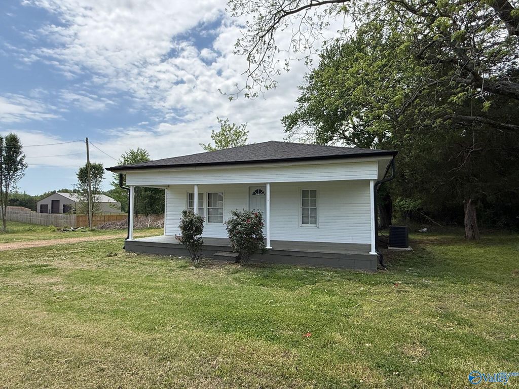 23391 Mooresville Road, Athens, AL 35613