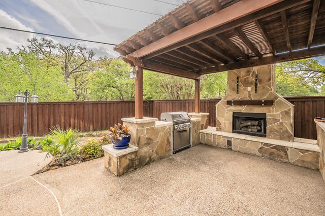 1413 Wedglea Court, Bedford, TX 76021