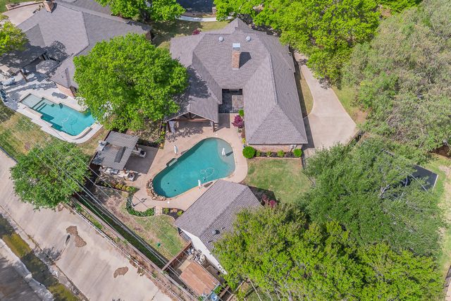 1413 Wedglea Court, Bedford, TX 76021