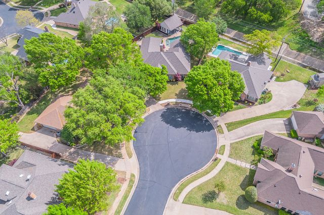 1413 Wedglea Court, Bedford, TX 76021