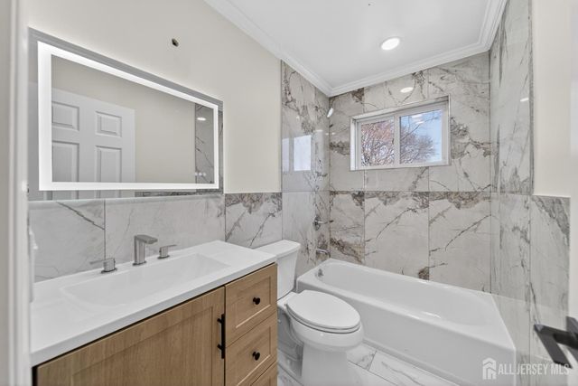 66 Henry Street, Port Reading, NJ 07064