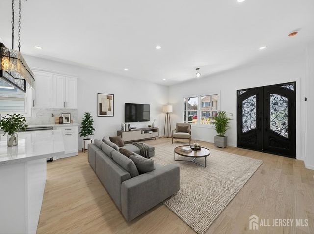 66 Henry Street, Port Reading, NJ 07064