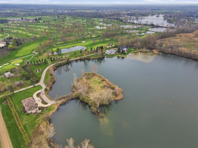 52451 Caddy Lane, South Lyon, MI 48178