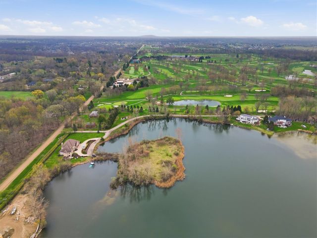52451 Caddy Lane, South Lyon, MI 48178