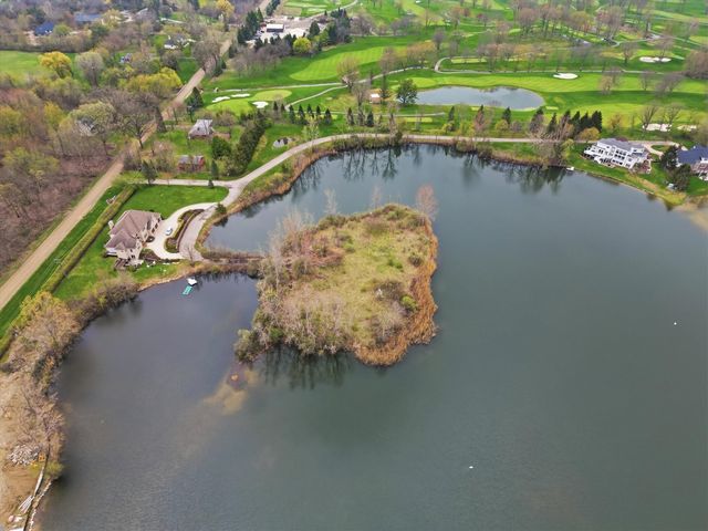 52451 Caddy Lane, South Lyon, MI 48178