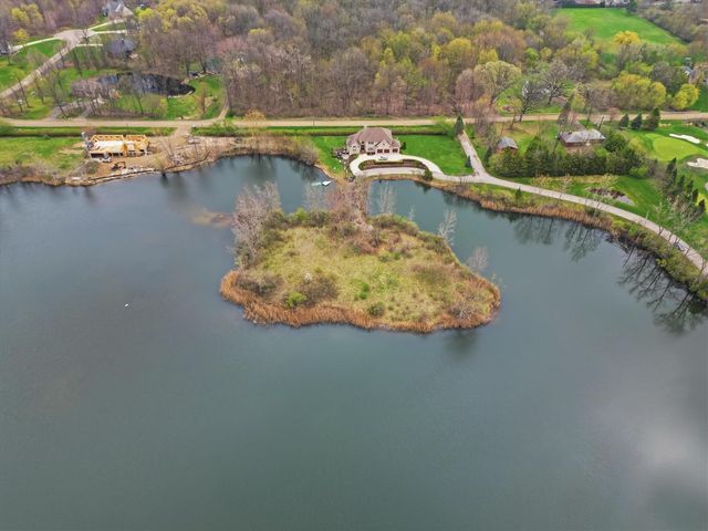 52451 Caddy Lane, South Lyon, MI 48178