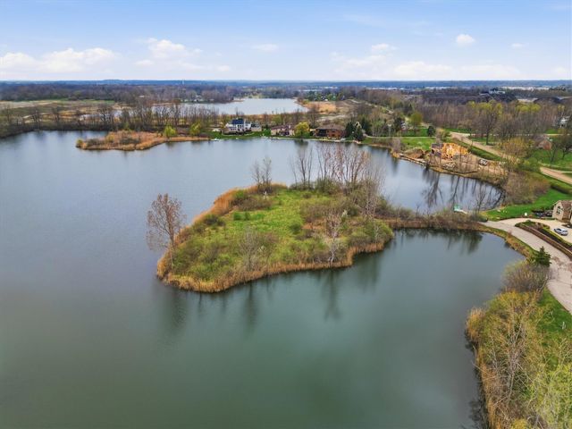 52451 Caddy Lane, South Lyon, MI 48178