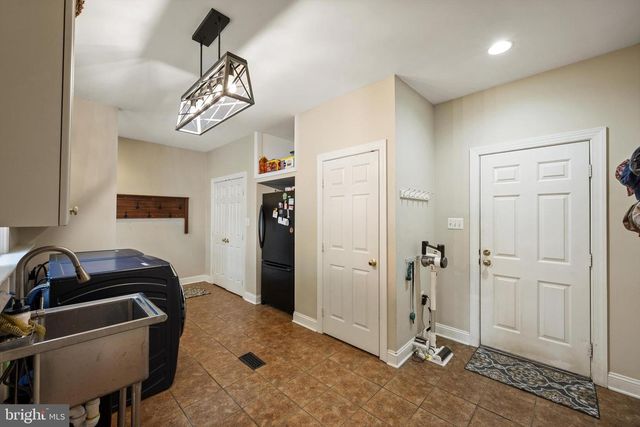39657 GOLDEN SPRINGS CT, Hamilton, VA 20158