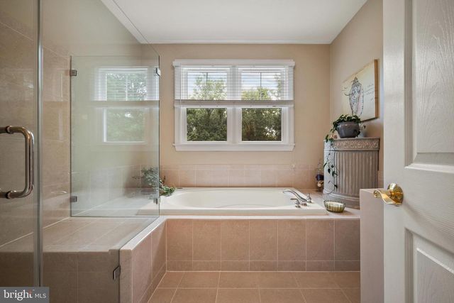 39657 GOLDEN SPRINGS CT, Hamilton, VA 20158
