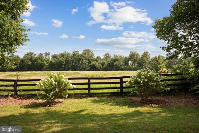 39657 GOLDEN SPRINGS CT, Hamilton, VA 20158
