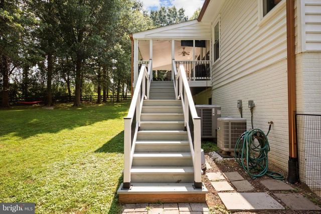 39657 GOLDEN SPRINGS CT, Hamilton, VA 20158