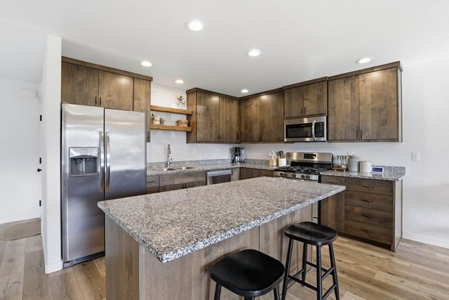 1619 S Columbus Avenue, Medford, OR 97501