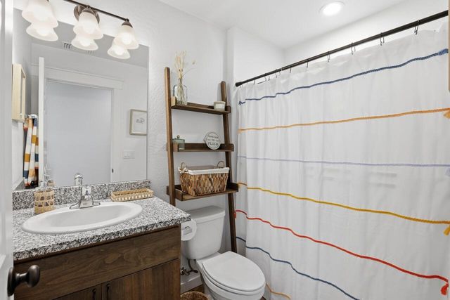 1619 S Columbus Avenue, Medford, OR 97501