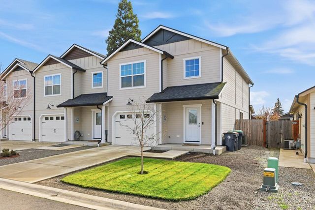 1619 S Columbus Avenue, Medford, OR 97501