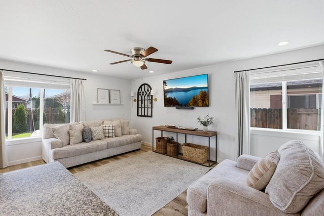 1619 S Columbus Avenue, Medford, OR 97501