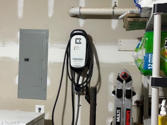 648 Meadowlark Drive, Winston-salem, NC 27106