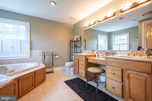710 NICOLE DR, Mickleton, NJ 08056
