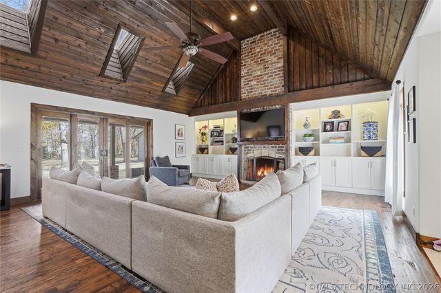 7215 S 26th West West Avenue, Tulsa, OK 74132