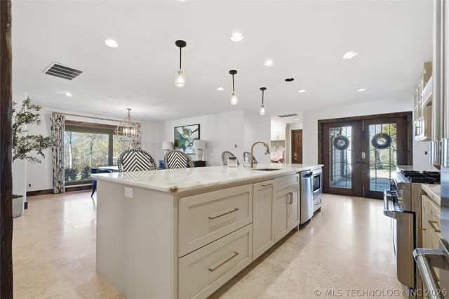 7215 S 26th West West Avenue, Tulsa, OK 74132