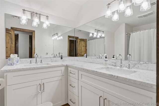 7215 S 26th West West Avenue, Tulsa, OK 74132