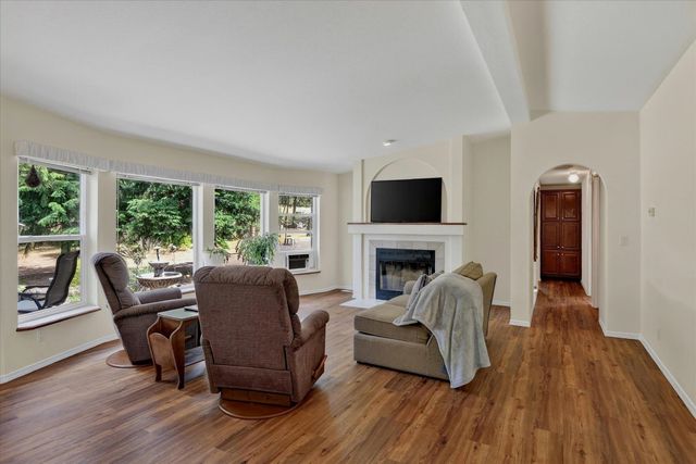 52551 E Whispering Pines Loop, Reardan, WA 99029