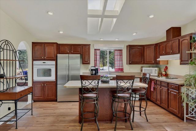 52551 E Whispering Pines Loop, Reardan, WA 99029