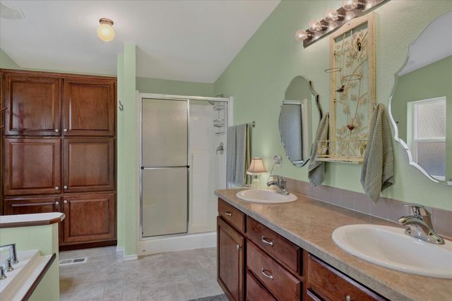52551 E Whispering Pines Loop, Reardan, WA 99029