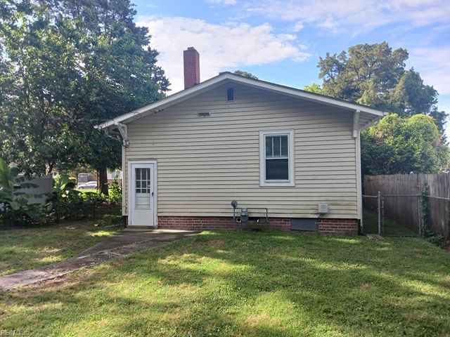 305 Old Point AVE, Hampton, VA 23669