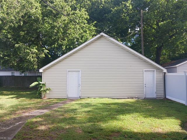 305 Old Point AVE, Hampton, VA 23669
