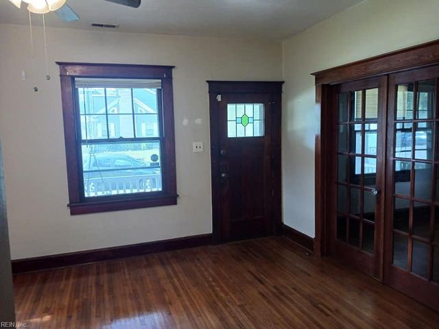 305 Old Point AVE, Hampton, VA 23669