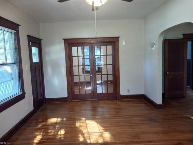 305 Old Point AVE, Hampton, VA 23669