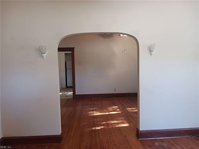 305 Old Point AVE, Hampton, VA 23669