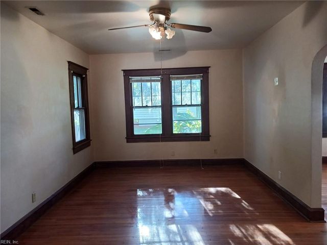 305 Old Point AVE, Hampton, VA 23669