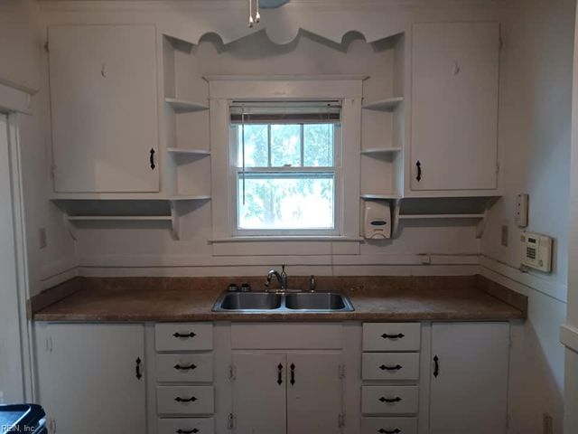 305 Old Point AVE, Hampton, VA 23669
