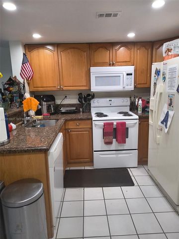 650 NW 86th Pl 3-101, Miami, FL 33126