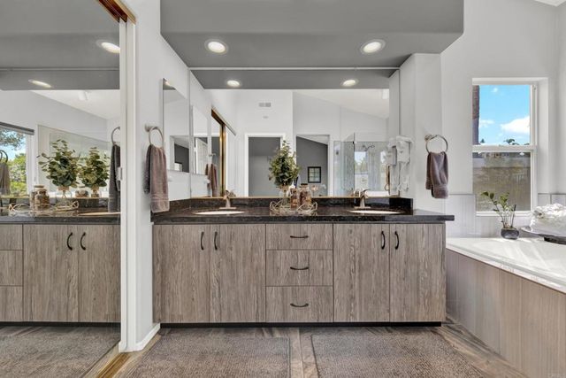 4964 Skyhawk Way, Oceanside, CA 92056