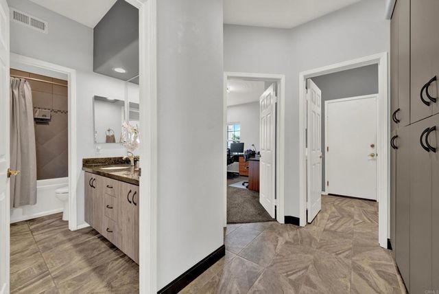4964 Skyhawk Way, Oceanside, CA 92056