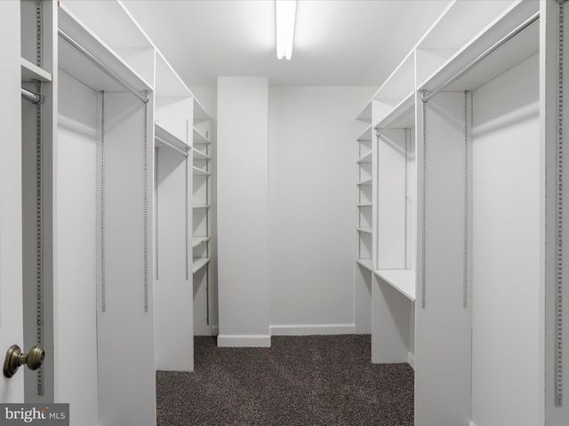 9812 PEMBROKE DR, Hagerstown, MD 21740