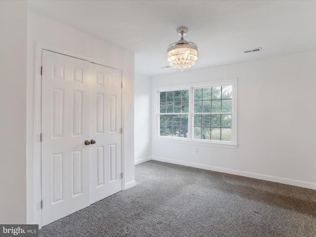 9812 PEMBROKE DR, Hagerstown, MD 21740