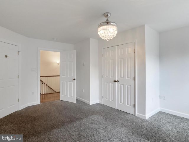 9812 PEMBROKE DR, Hagerstown, MD 21740