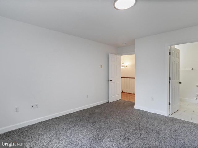 9812 PEMBROKE DR, Hagerstown, MD 21740