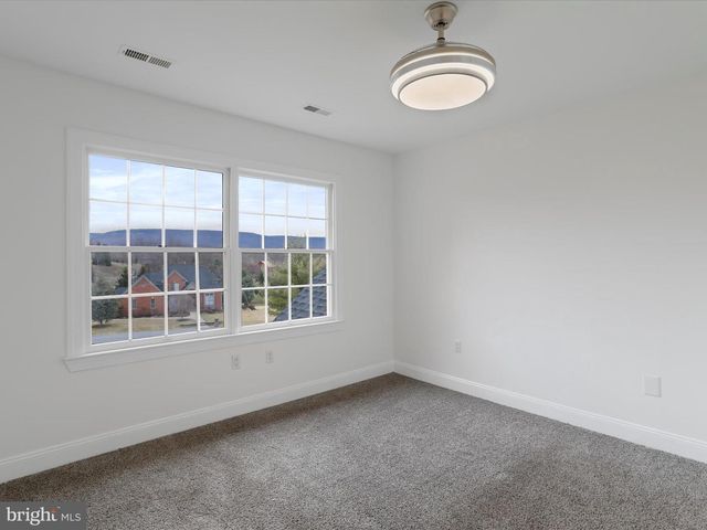 9812 PEMBROKE DR, Hagerstown, MD 21740