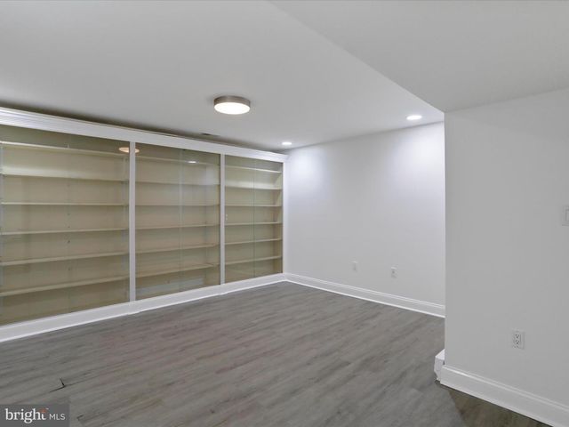 9812 PEMBROKE DR, Hagerstown, MD 21740